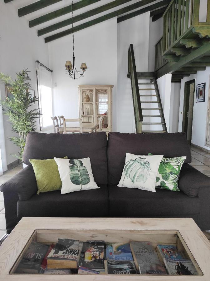 Cercado Del Medio, Chalet Con Piscina Privada 阿德耶 外观 照片