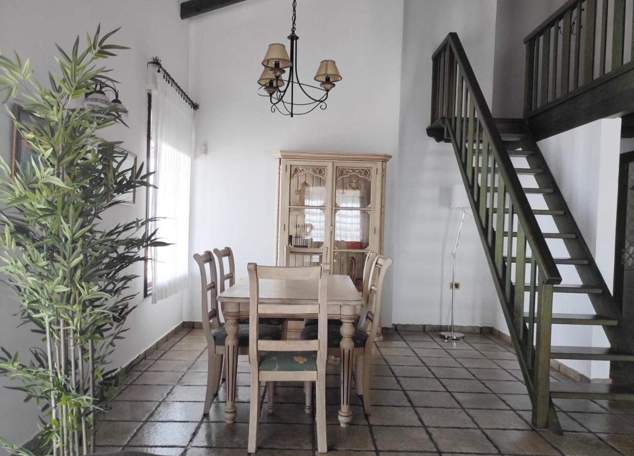 Cercado Del Medio, Chalet Con Piscina Privada 阿德耶 外观 照片
