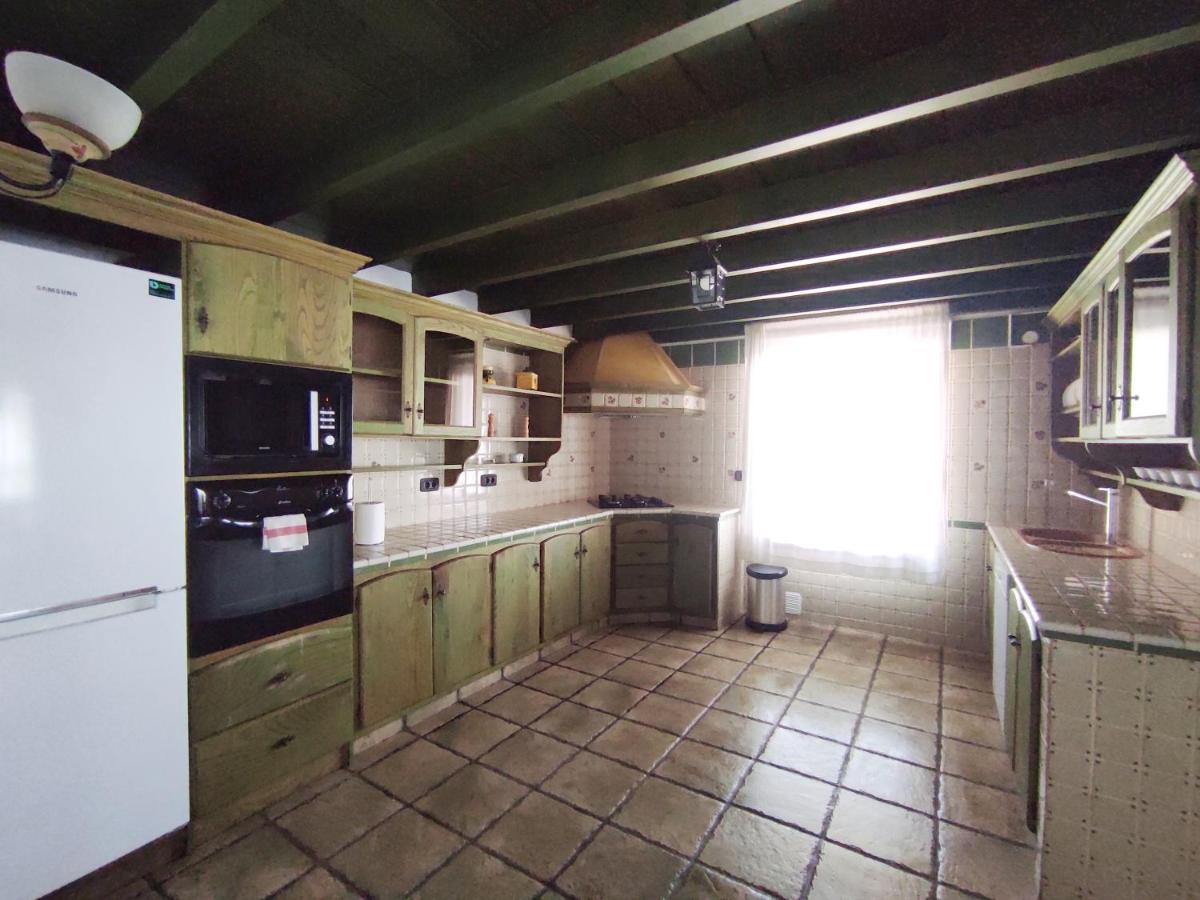 Cercado Del Medio, Chalet Con Piscina Privada 阿德耶 外观 照片