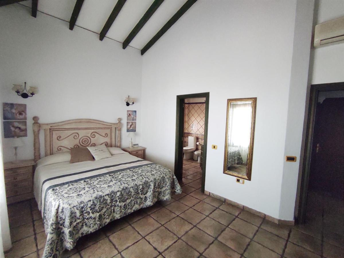 Cercado Del Medio, Chalet Con Piscina Privada 阿德耶 外观 照片