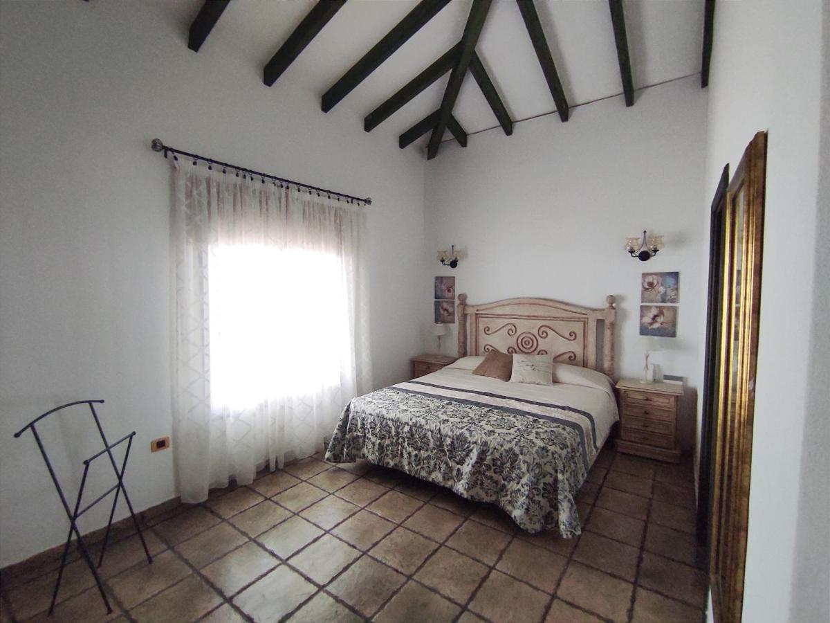Cercado Del Medio, Chalet Con Piscina Privada 阿德耶 外观 照片