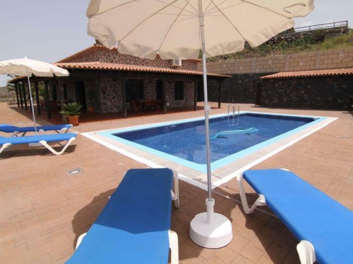 Cercado Del Medio, Chalet Con Piscina Privada 阿德耶 外观 照片
